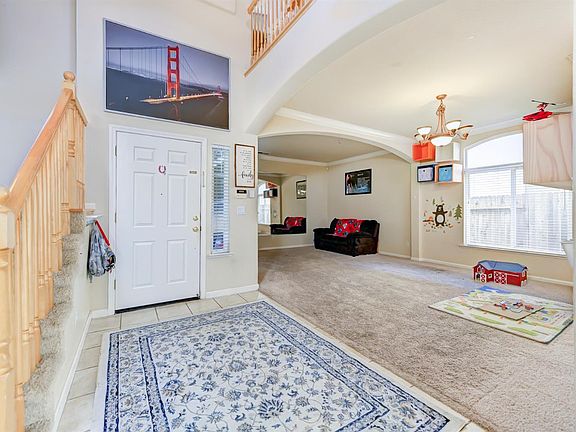 4th image of 2117 Blackridge Ave