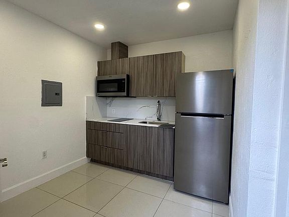 3rd image of 26630 SW 136th Ave #1