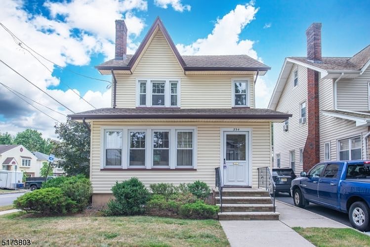 1st image of 354 E Clay Ave
