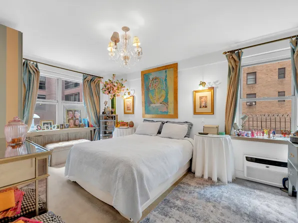 420 East 55th Street image 7 of 11