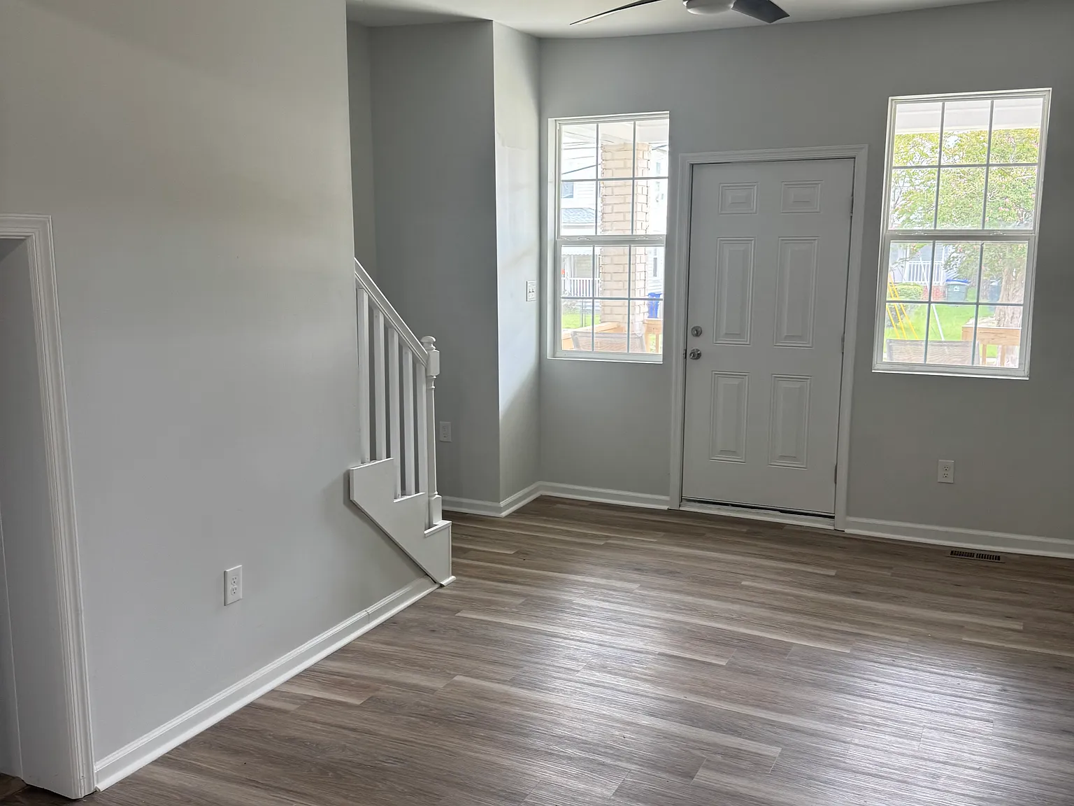 3 bed, 1.5 bath, 1320 sqft, $1,975 — Photo 3