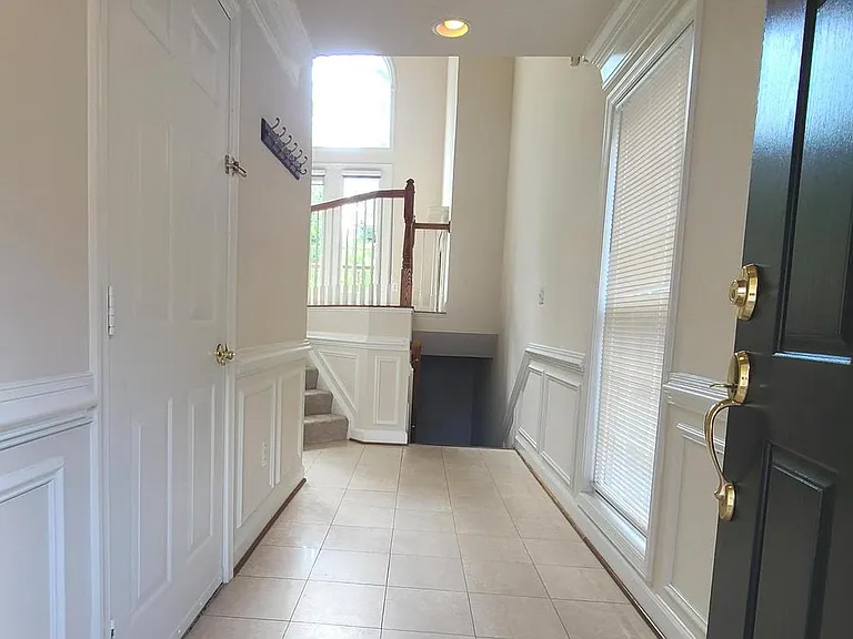 2511 Gadsby Pl — Photo 3
