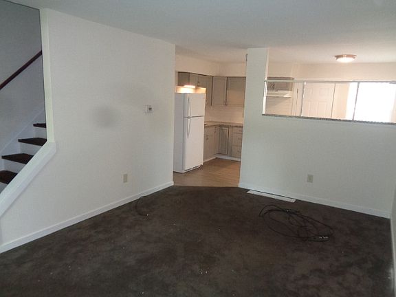 4th image of 2218 Laurelwood Dr #L