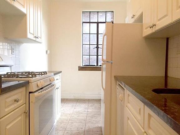 4th image of 72 Barrow St APT 3G