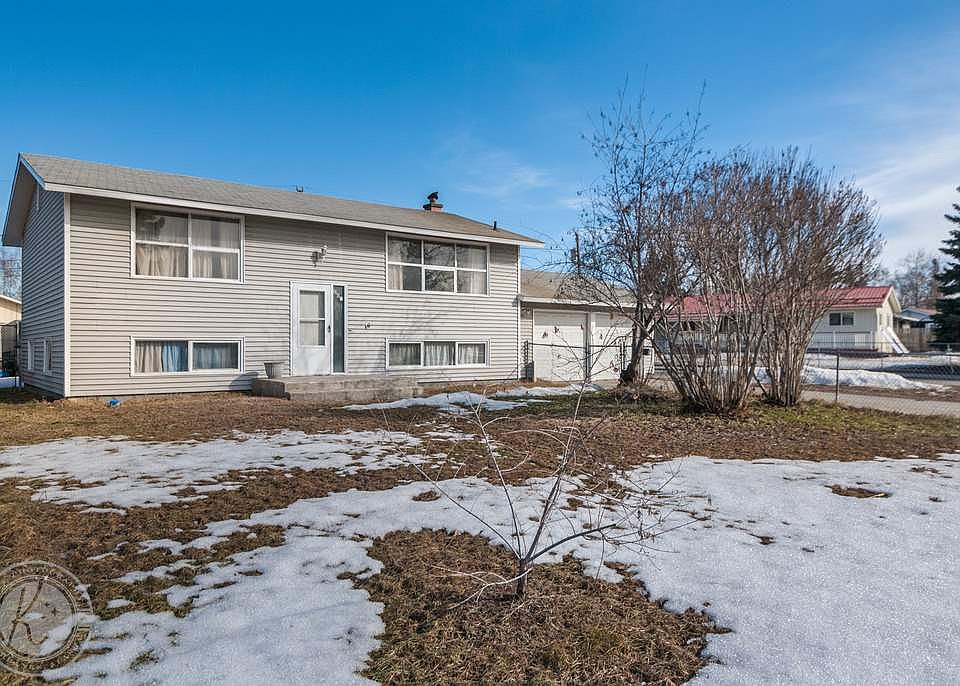 1st image of 207 Bentley Dr