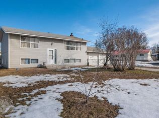 207 Bentley Dr, Fairbanks, AK 99701