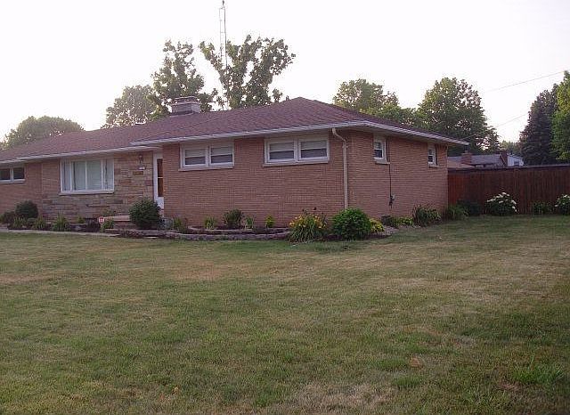 1st image of 740 Sunset Dr