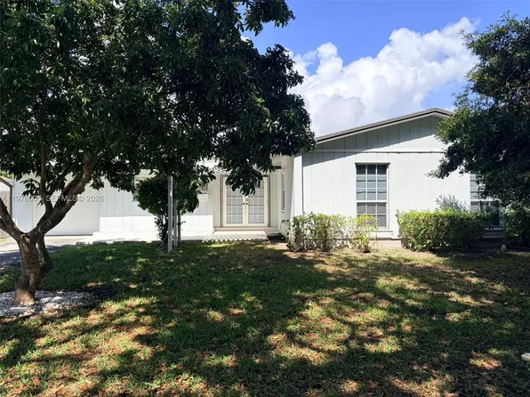9825 SW 196th St, Cutler Bay, FL 33157