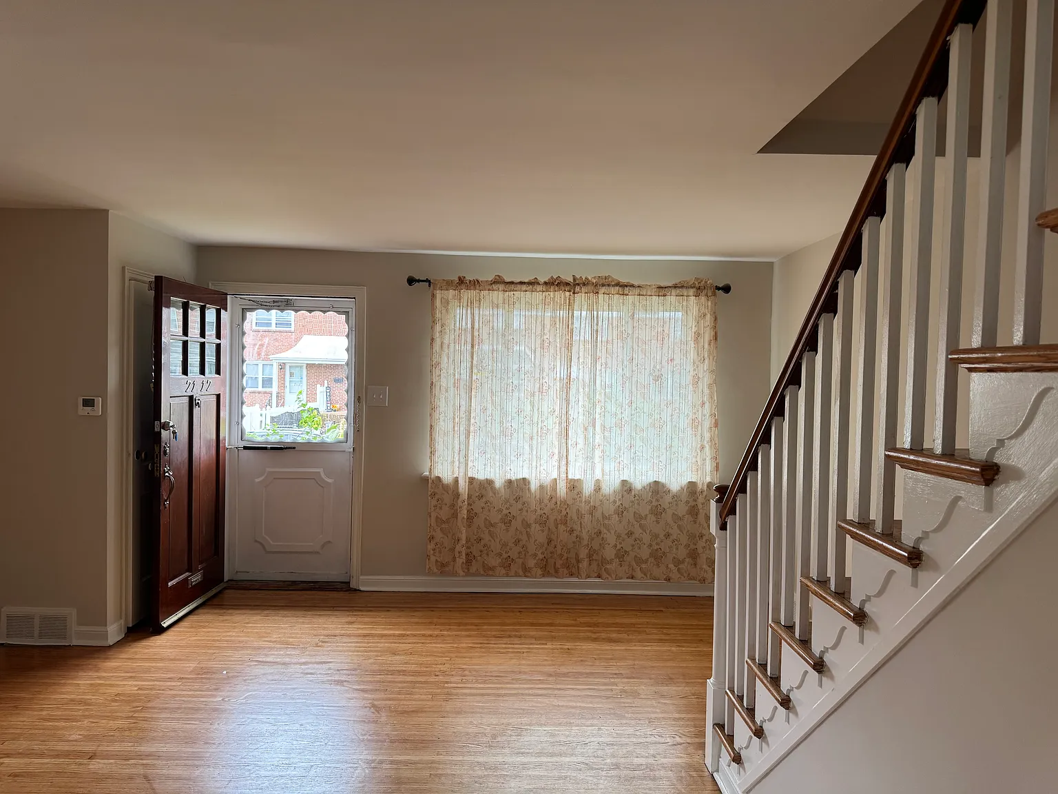 2 bed, 896 sqft, $1,650 — Photo 3