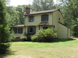 830 Grapevine Rd, Sandston, VA 23150