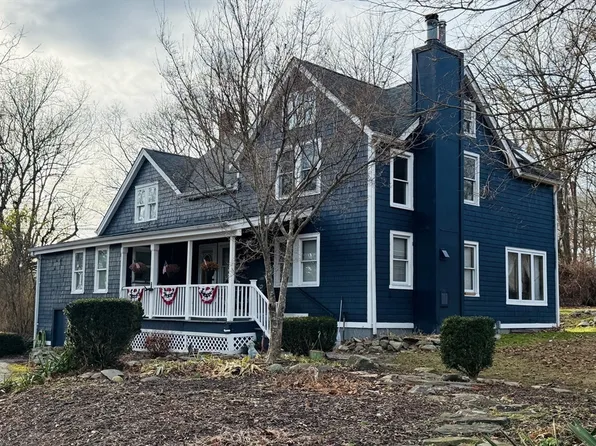 40 Hillside Ave, Rehoboth, MA 02769