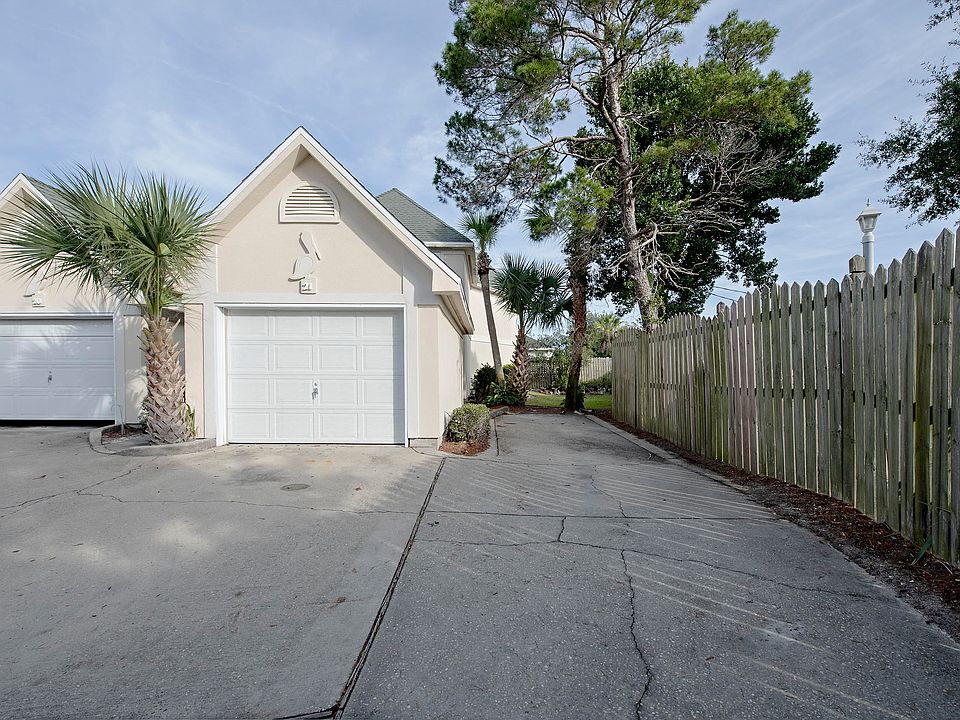 1st image of 235 Pelican Pl Unit 21