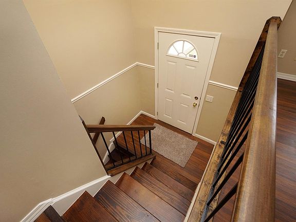 2nd image of 2912 Glenaire Dr