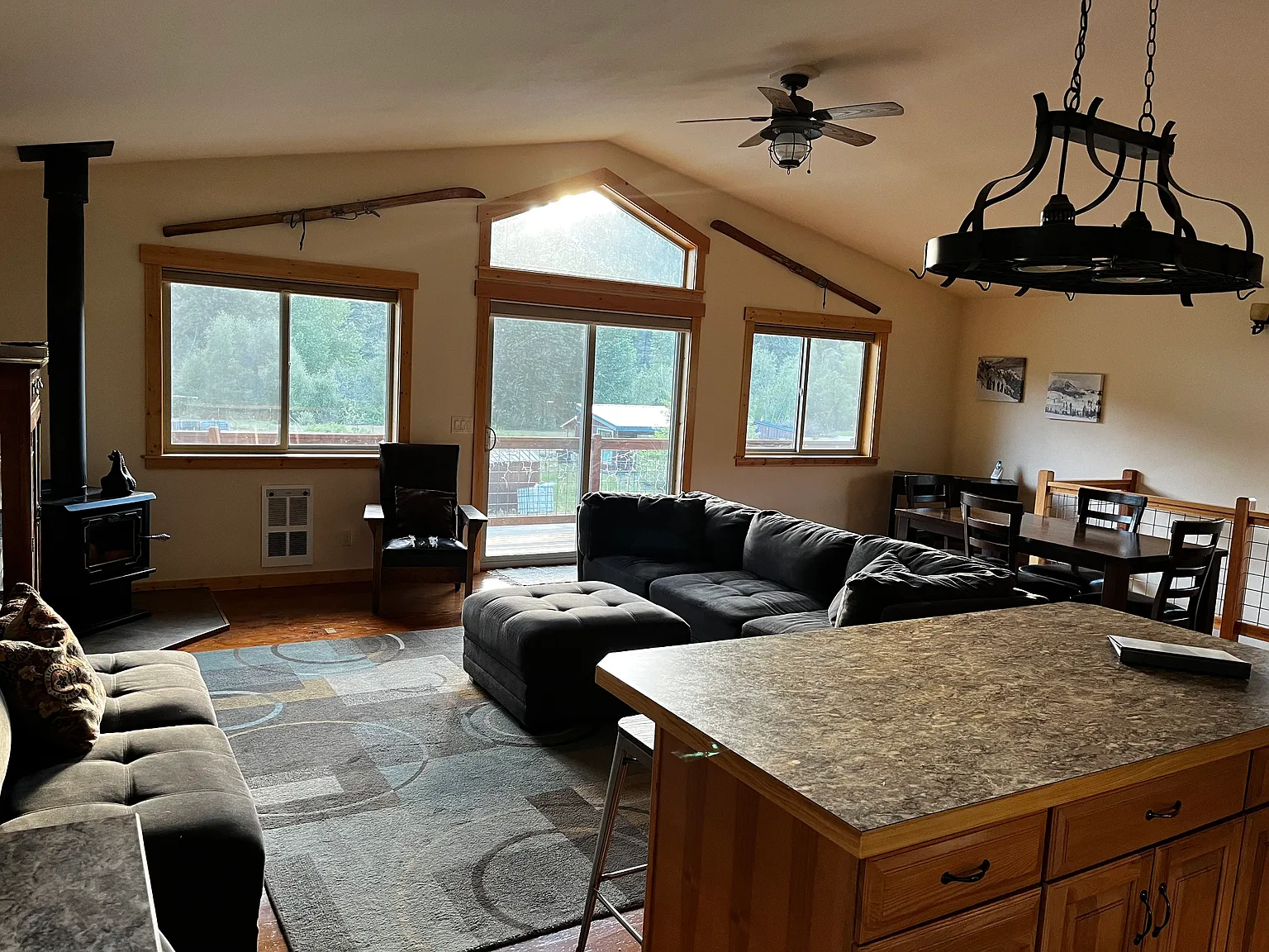 154 Russell Ln — Photo 3