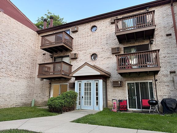 4th image of 462 E Osage Ln APT 1A