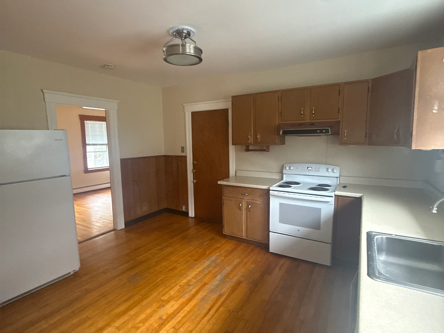 2 bed, 1450 sqft, $1,995 — Photo 1
