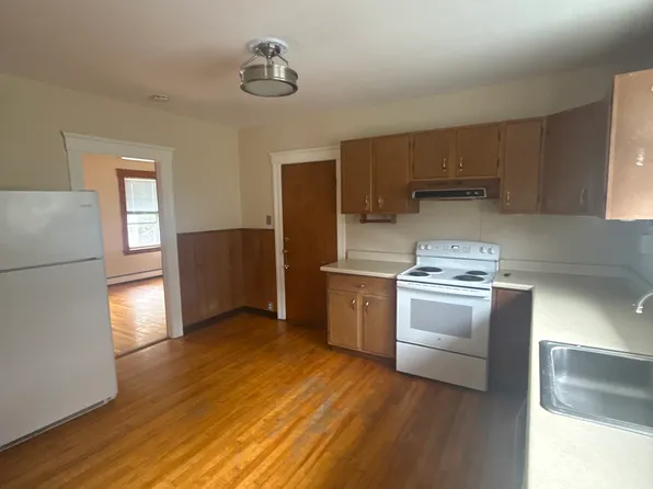 35 Burncoat St #2, Worcester, MA 01605