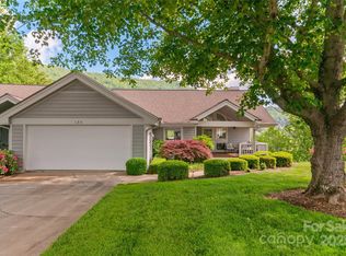 135 Oakcrest Ln, Waynesville, NC 28786