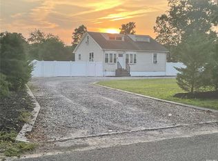 116 Oxhead Rd, Centereach, NY 11720