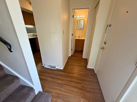 3rd image of 829 Southwest Blvd #B