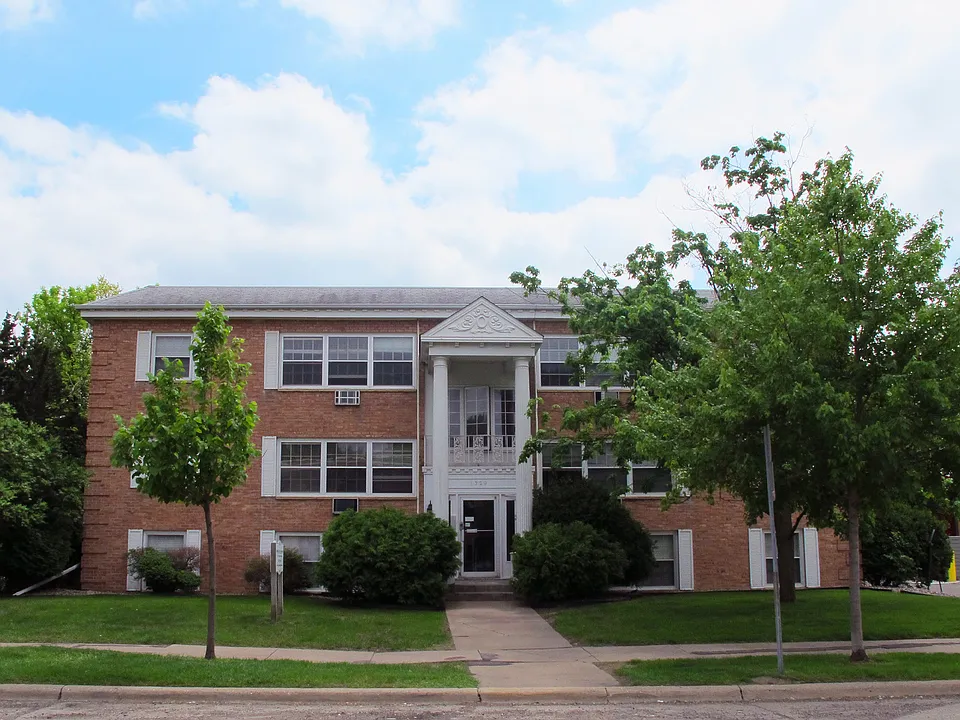 Highland Court Apartments