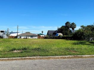 408 S Pearl St, Rockport, TX 78382