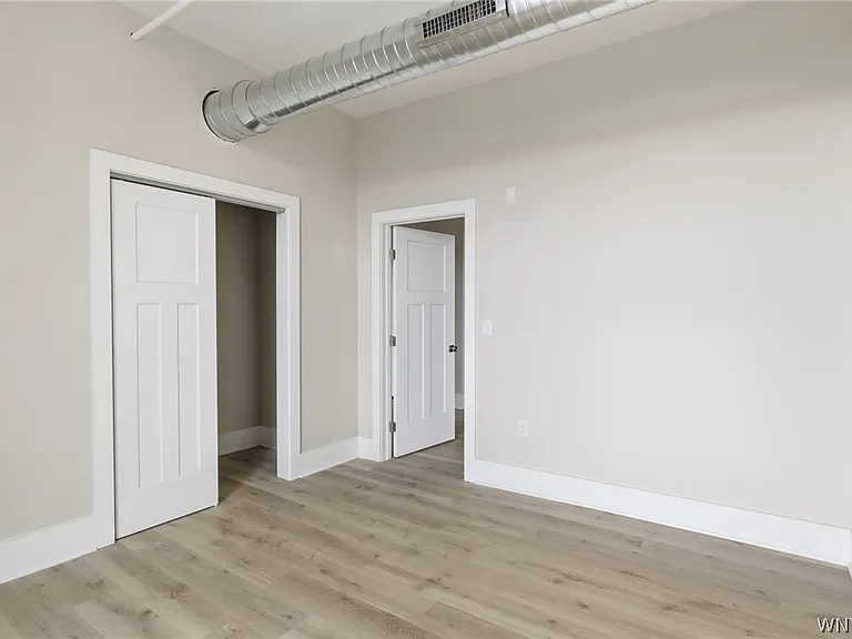 136 Seneca St — Photo 23