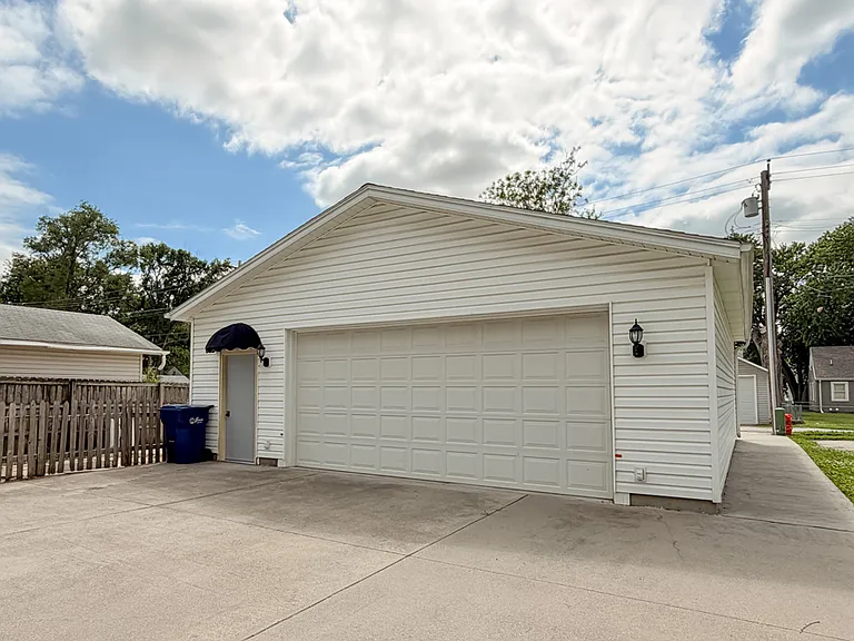 Driveway & Back Patio, East Access to Garage