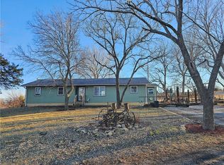 31881 NW Barton Rd, Garnett, KS 66032