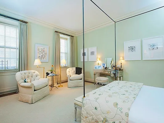 Sold by Sotheby's International Realty | media 11