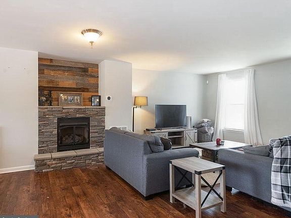 5th image of 108 Niblick Sq