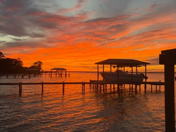 3862 Paradise Bay Dr, Gulf Breeze, FL 32563