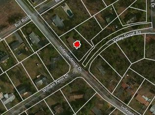 114 Independence Dr, Milford, PA 18337