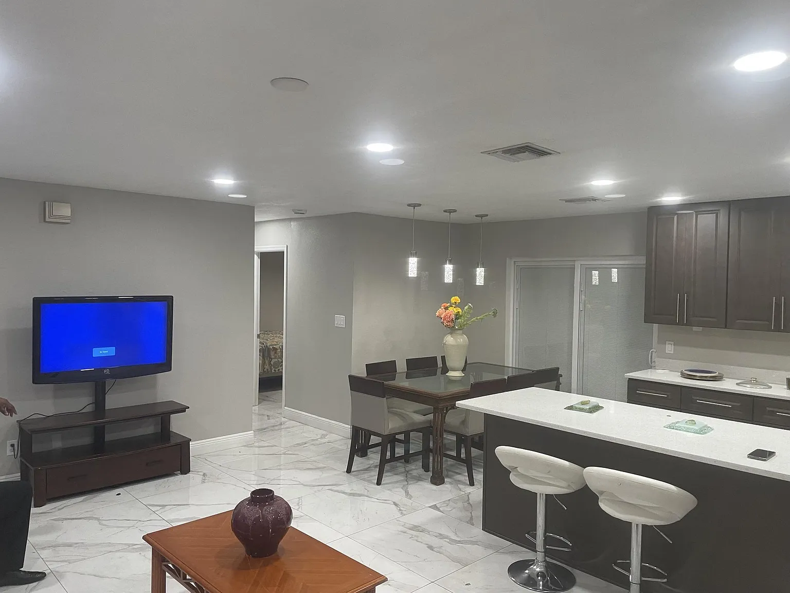 4 bed, 2.0 bath, 1182 sqft, $1,139 — Photo 4