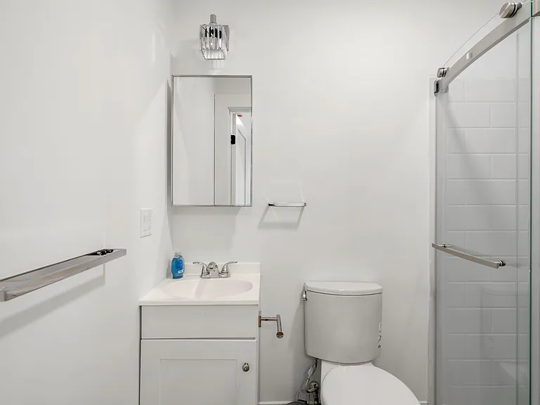 32 Munroe St #1 — Photo 4