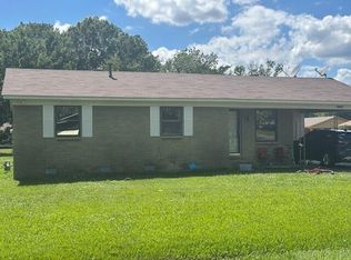 1202 Oakdale St, Lonoke, AR 72086