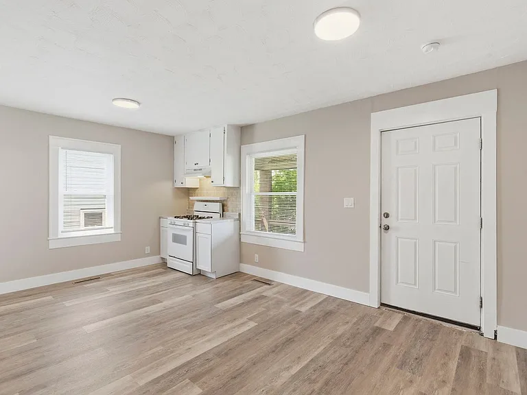 2154 E Cairo St — Photo 5