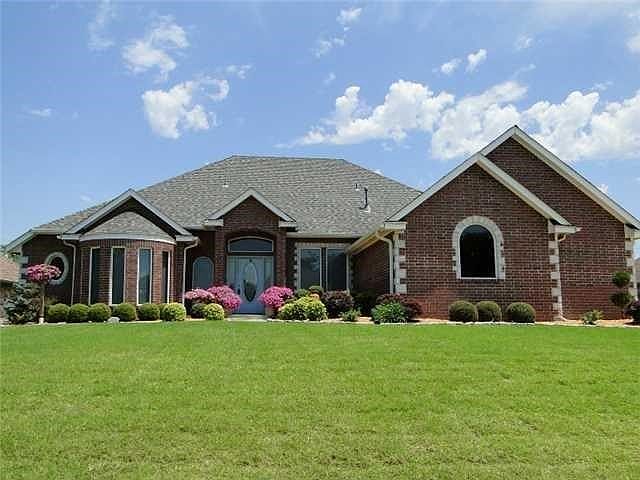 Landscaped lovely on Kent Road in Enchanted Forest.  Extremely well priced, in immaculate condition.  One owner, 3 beds, 2.5 baths, office, two dining areas.  Gorgeous back yard to match the front yard. NEW ROOF!