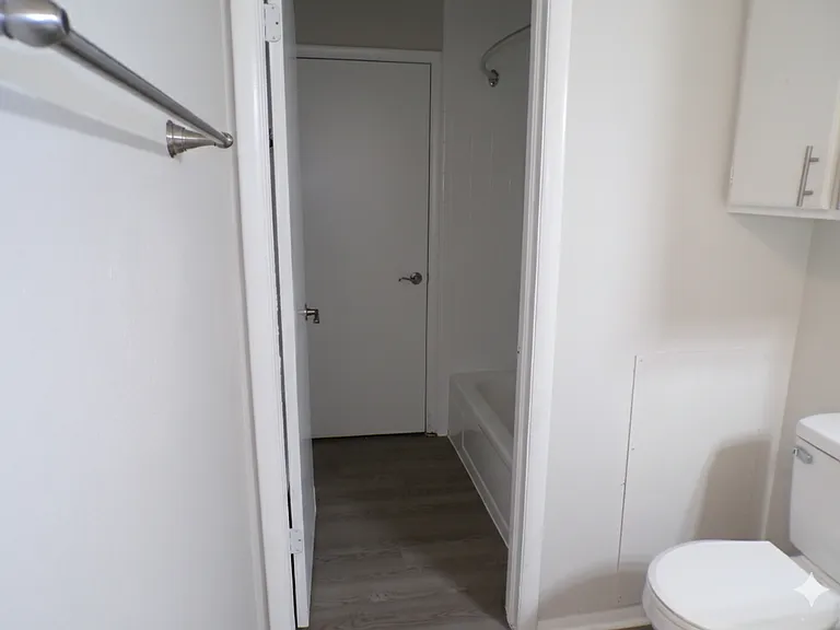 Regency Point Luxury Apartments — Photo 112