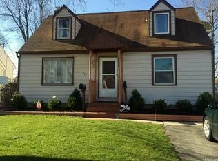 127 Farmingdale Rd, Cheektowaga, NY 14225
