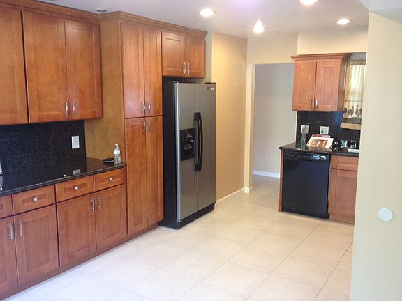 5th image of 910 Cottonwood Dr