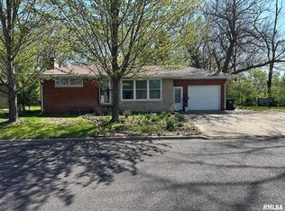 1116 S 18th St, Pekin, IL