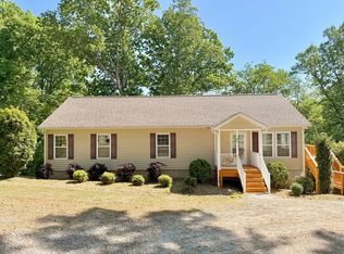 201 Lost Forest Rd, Bracey, VA 23919