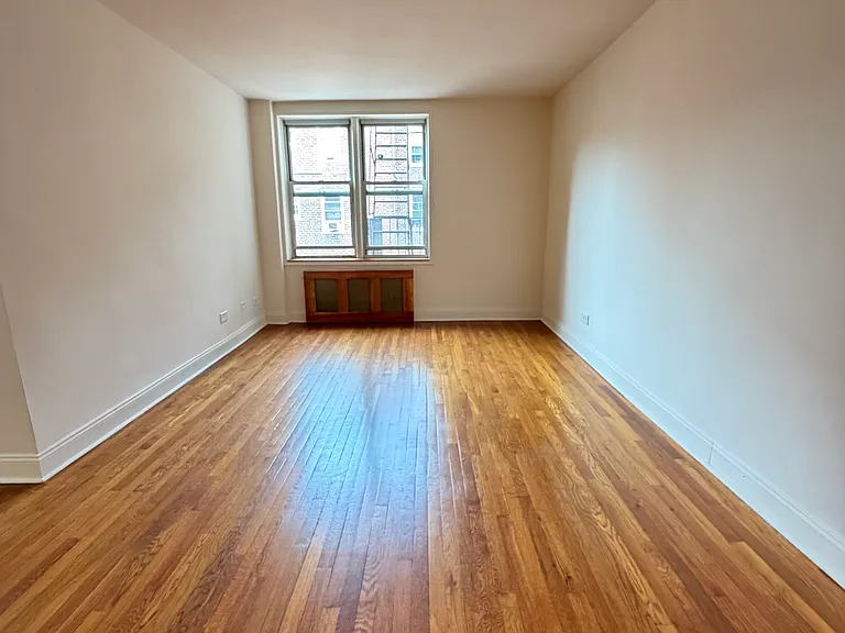 84-10 Main St #648 — Photo 1