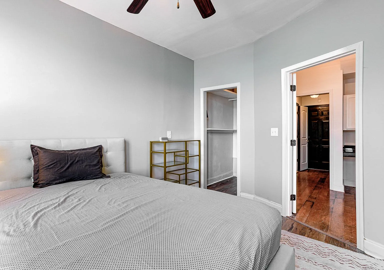 2 bed, 2.5 bath, 1239 sqft, $2,300 — Photo 3