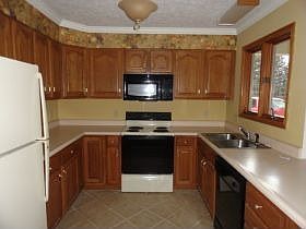 2nd image of 971 Holiday Dr