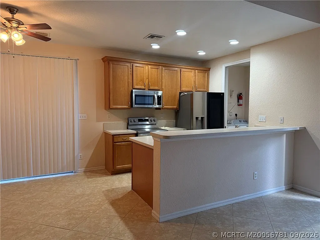 4 bed, 3.5 bath, 1846 sqft, $2,400 — Photo 4