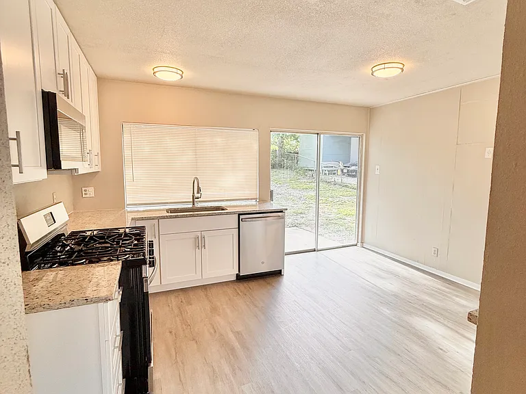 8535 Standing Rock St — Photo 10