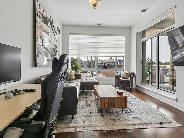 15277 Yonge St #11 — Photo 3