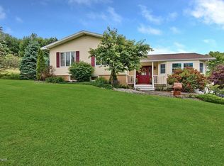 415 South St, Waymart, PA 18472